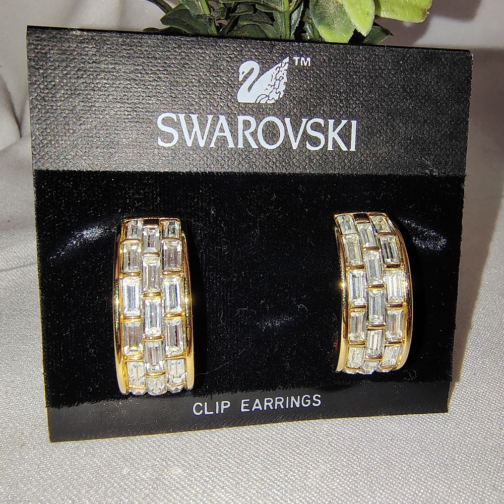 🦢Swarovski Clip-on Hoop Earrings Gold Tone w/ Crystals 1" - Picture 2 of 8